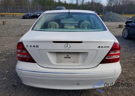 2005 Mercedes-Benz C 240 4Matic z USA, uszkodzony, nr VIN WDBRF81J85F672595